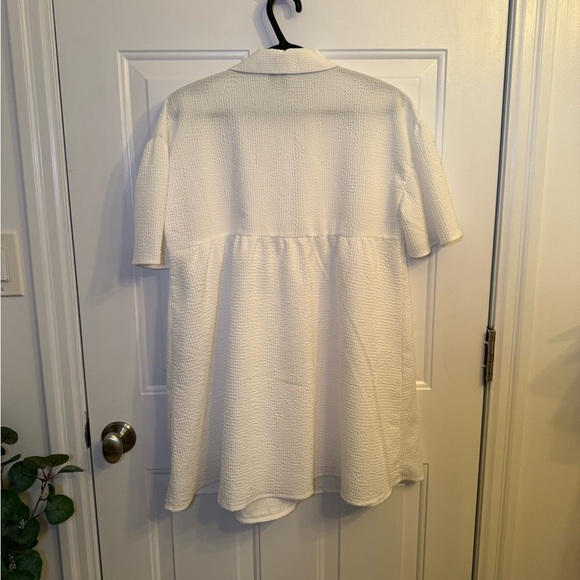 Vero Moda White Mini Dress Chic and Comfortable - Picture 2 of 7